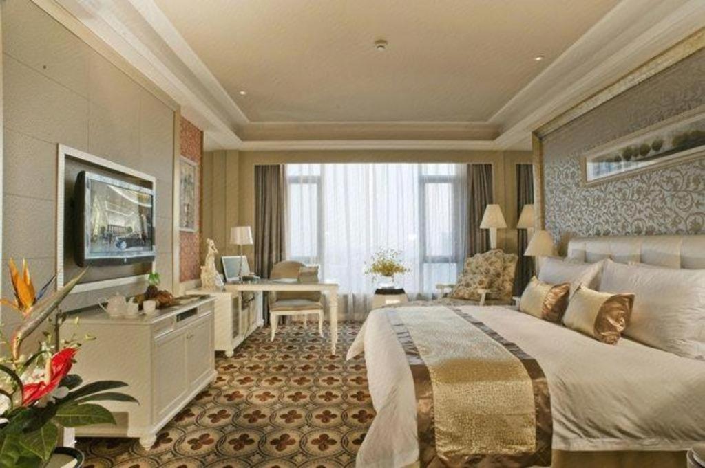 Eurasia International Hotel Tungkuan Kültér fotó