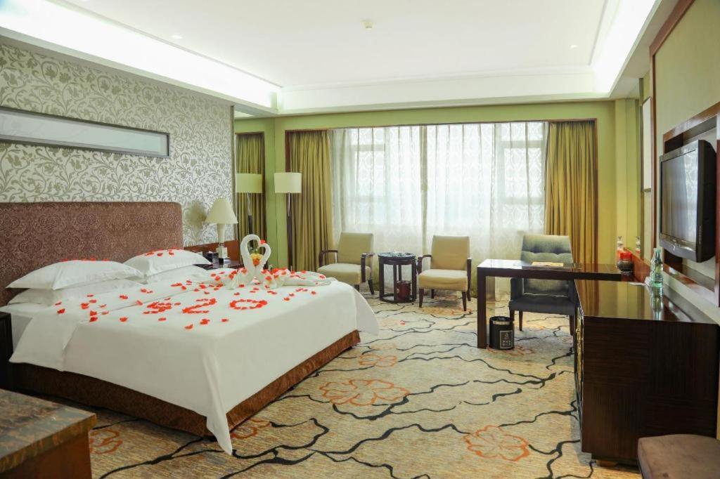 Eurasia International Hotel Tungkuan Kültér fotó