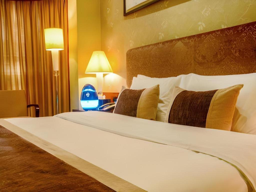 Eurasia International Hotel Tungkuan Kültér fotó