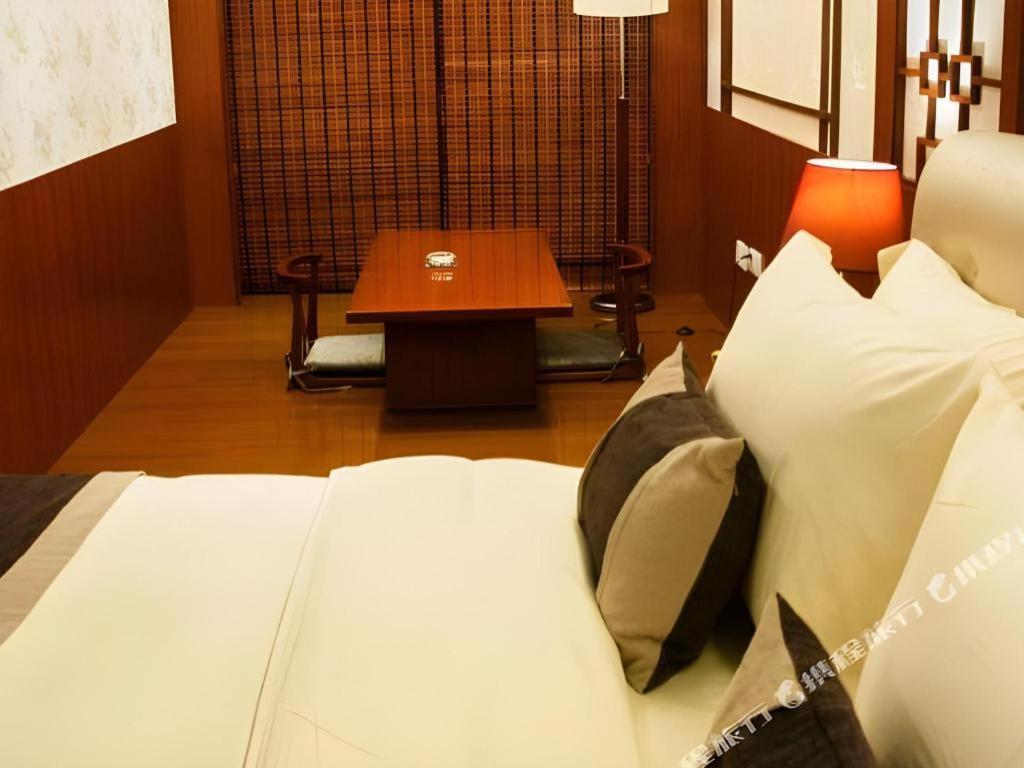 Eurasia International Hotel Tungkuan Kültér fotó