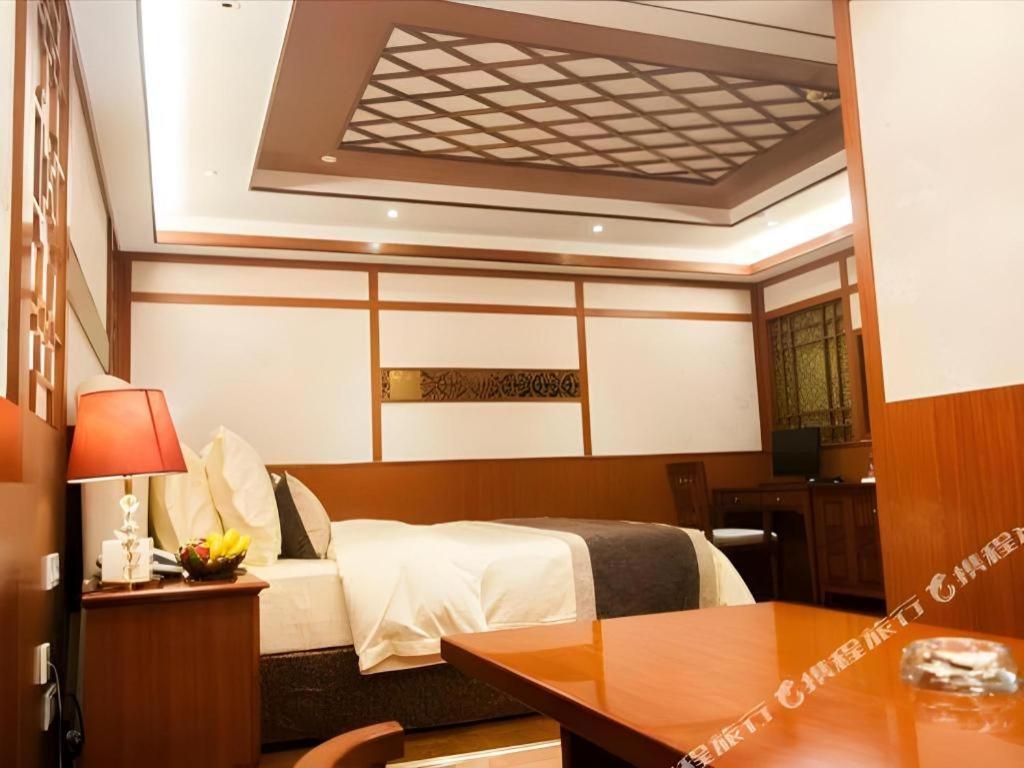 Eurasia International Hotel Tungkuan Kültér fotó
