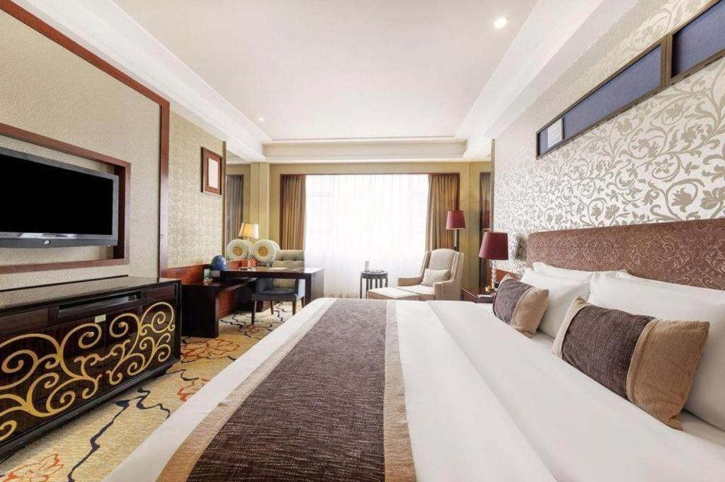 Eurasia International Hotel Tungkuan Kültér fotó