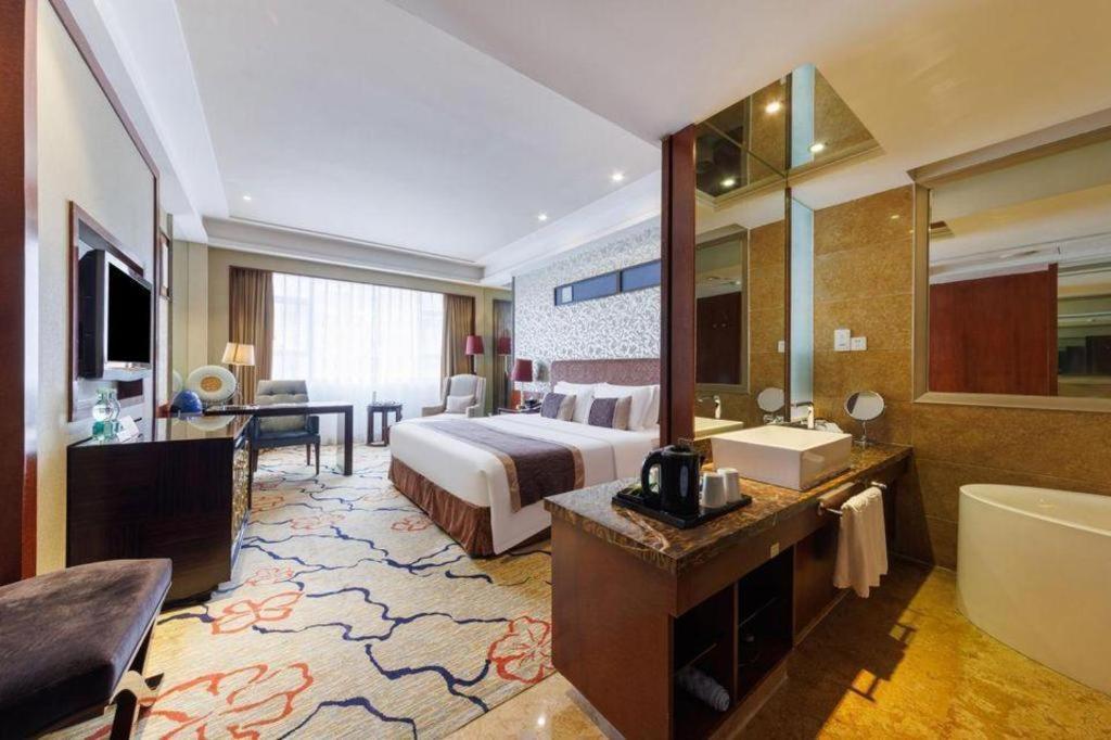 Eurasia International Hotel Tungkuan Kültér fotó
